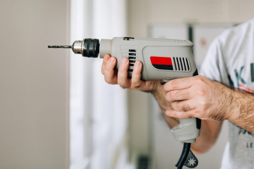 como escolher furadeira