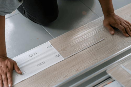 Investir no piso vinílico autocolante vale a pena?