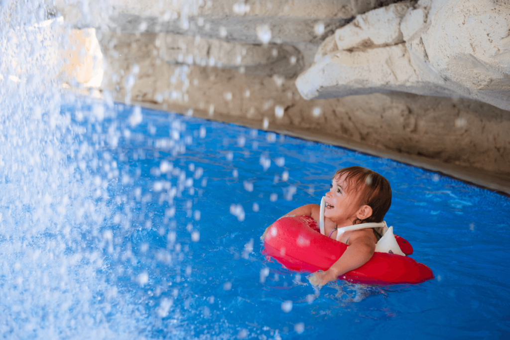 Dicas essenciais um projeto hidráulico de piscina com cascata funcional e esteticamente agradável