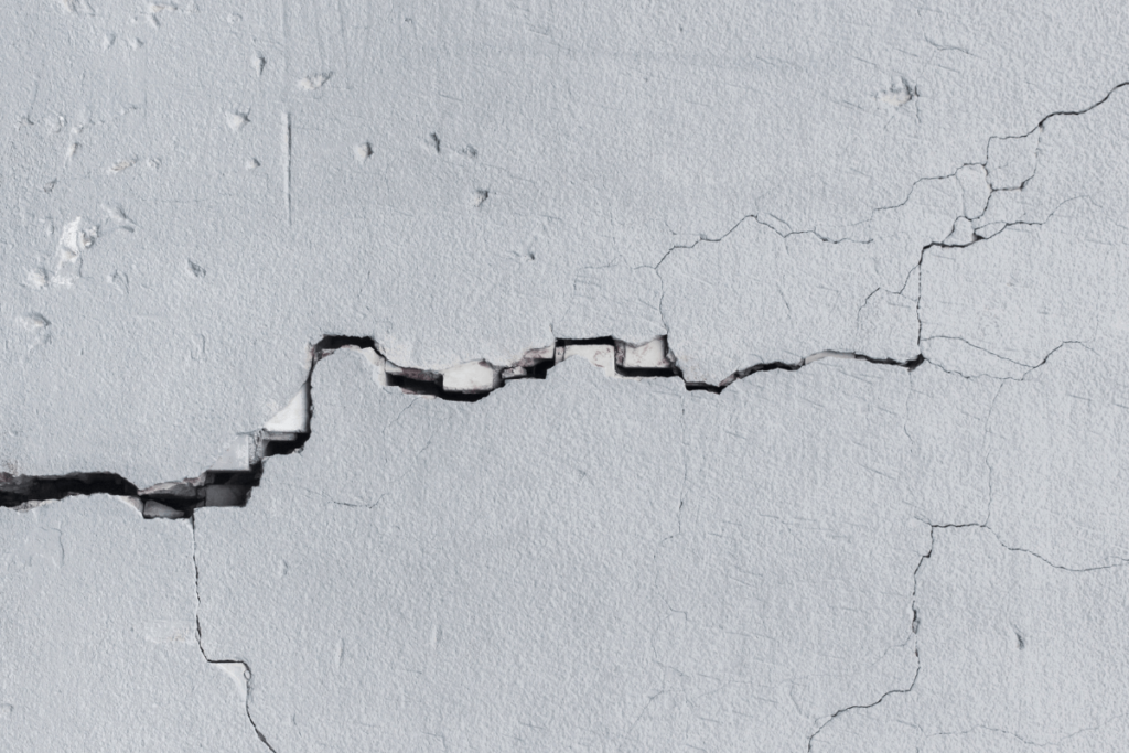 Métodos Efetivos para Reformar Parede com Infiltração e Evitar Novas Infiltrações