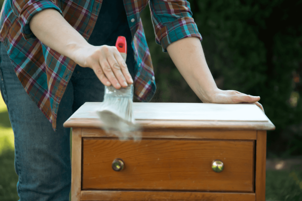 Renove Seu Espaço: Ideias Criativas Para Reformar Móveis Antigos