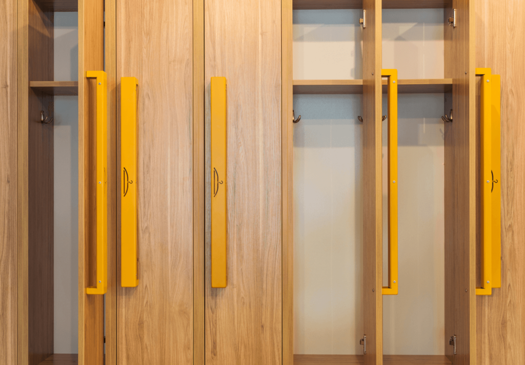 Reforma de guarda roupa embutido: renove sem gastar muito