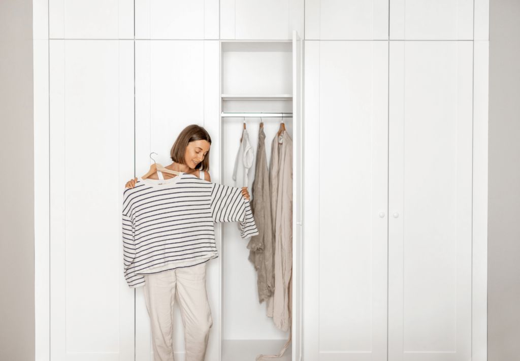 Reforma de guarda roupa embutido: renove sem gastar muito