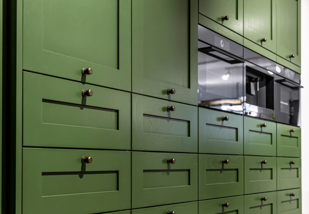 Reforma armário de cozinha: como dar vida nova ao móvel