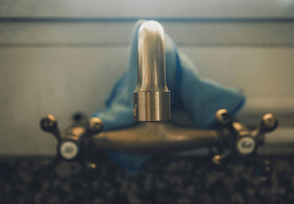 Como limpar caixa de gordura da pia da cozinha passo a passo