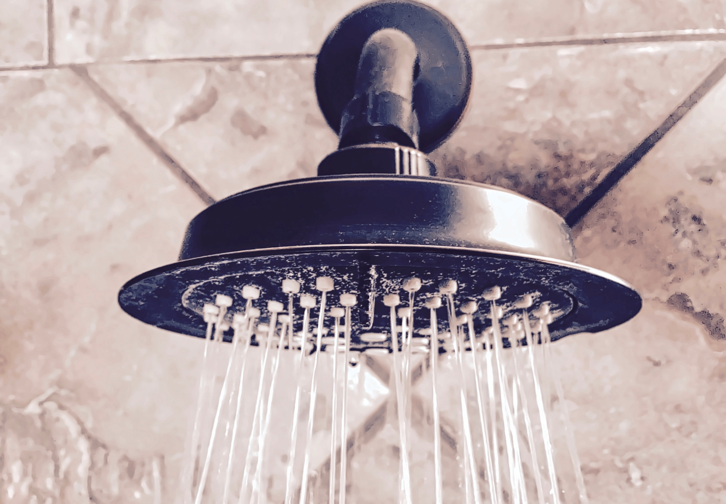 Chuveiro que aumenta a pressão da água: opções e vantagens