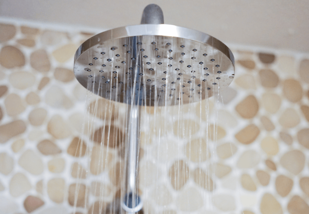 Chuveiro que aumenta a pressão da água: opções e vantagens