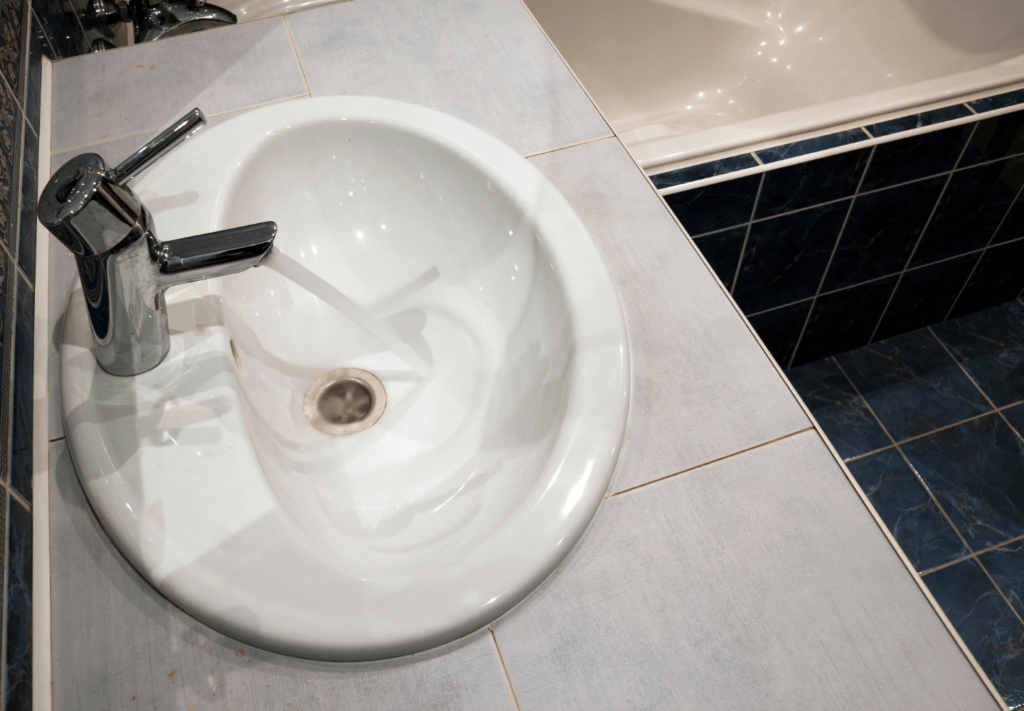 Vazamento na pia da cozinha: como identificar e resolver