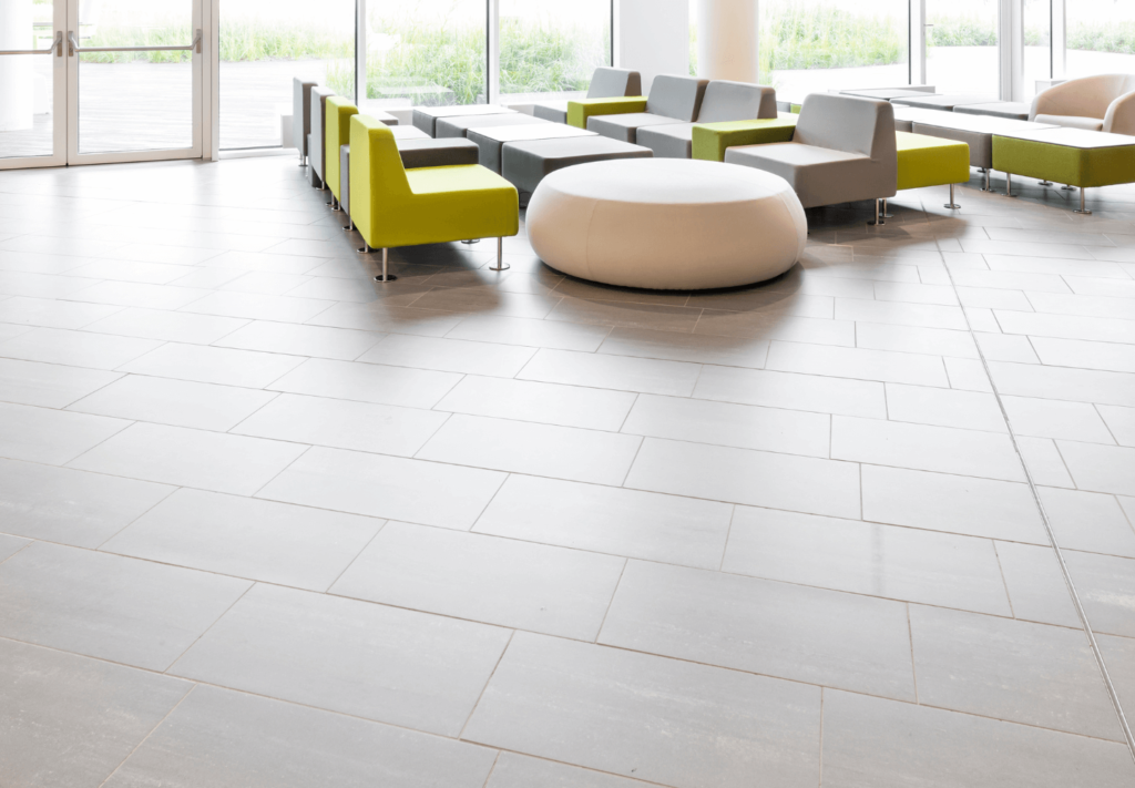 Cerâmica ou porcelanato: qual escolher para sua obra?