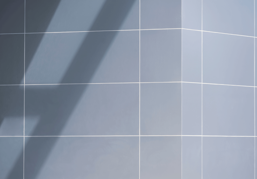 Como assentar cerâmica na parede do banheiro