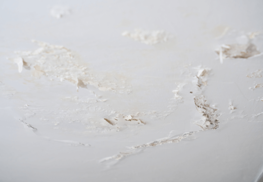 Saber como detectar vazamento de água na parede é fundamental para evitar danos estruturais, mofo, desperdício de água, etc.