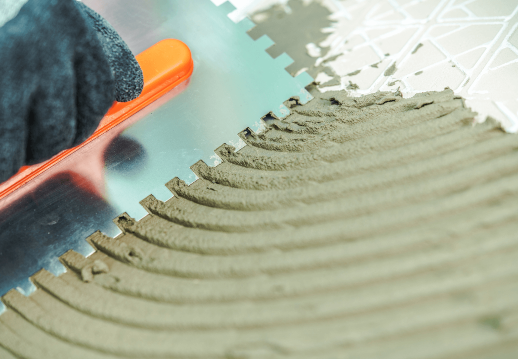 Entender qual a melhor argamassa para porcelanato é uma decisão importante em qualquer obra ou reforma que utilize esse tipo de revestimento.