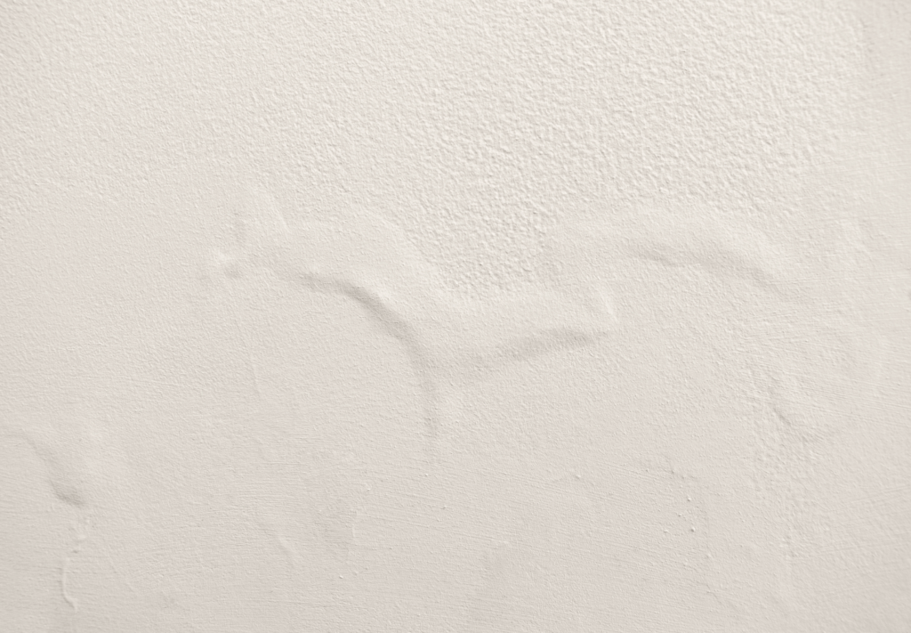 Saber como detectar vazamento de água na parede é fundamental para evitar danos estruturais, mofo, desperdício de água, etc.