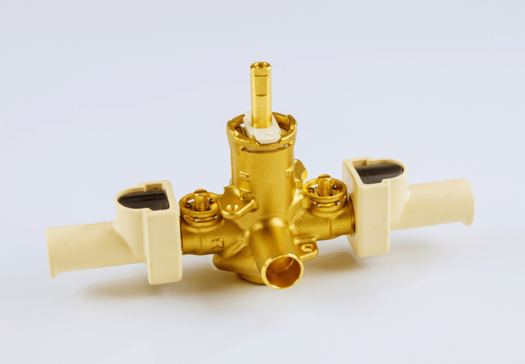 Saber como trocar a válvula de descarga corretamente é essencial para evitar desperdício de água e aumento desnecessário na conta mensal.