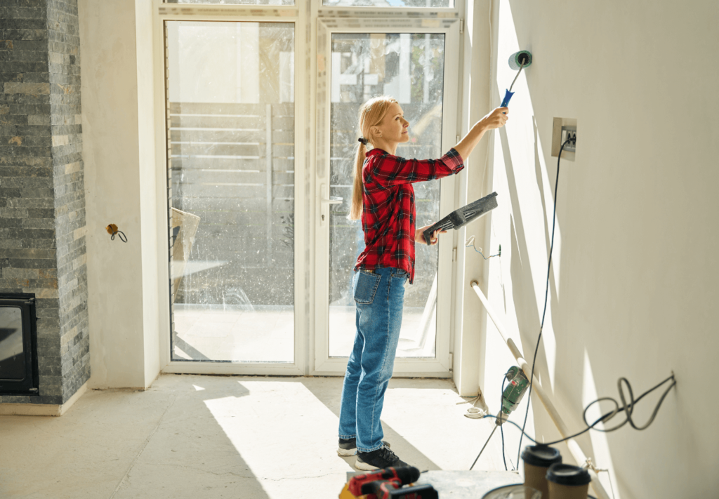 A pintura interna de casas é uma das decisões mais impactantes em qualquer reforma ou construção, porque influencia a percepção de espaço.