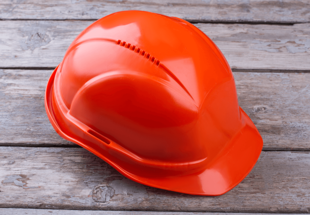 Nesse artigo, veja como funciona o capacete construção civil, quais são os tipos disponíveis e quais normas devem ser atendidas.