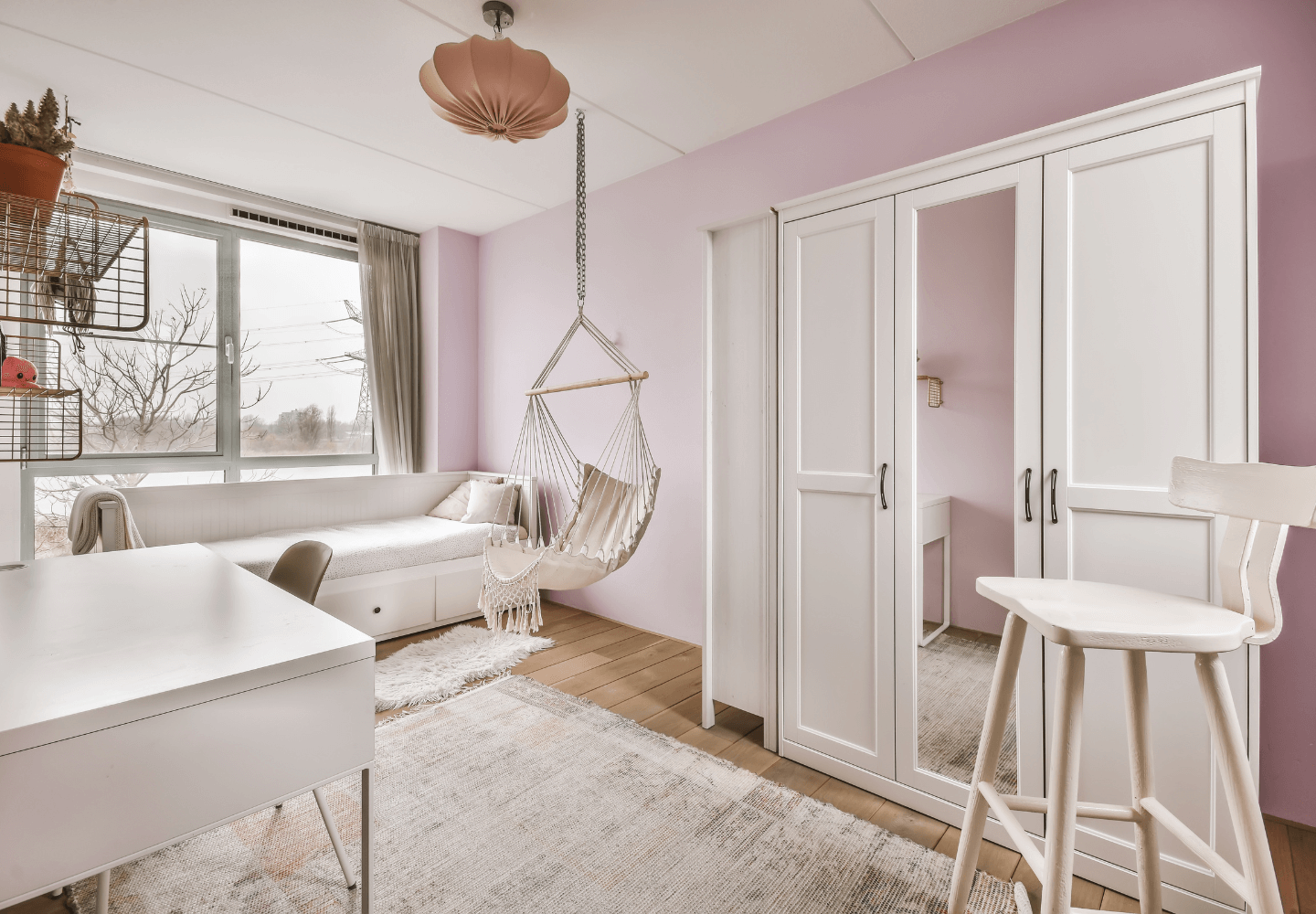 Nesse artigo veja uma ideia para pintar quarto de menina que ajuda a criar um bom espaço e que acompanhe as mudanças ao longo do tempo.