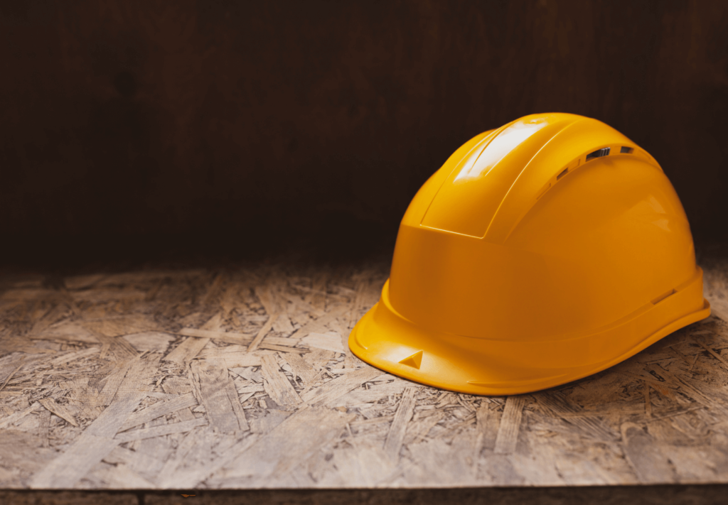 Nesse artigo, veja como funciona o capacete construção civil, quais são os tipos disponíveis e quais normas devem ser atendidas.