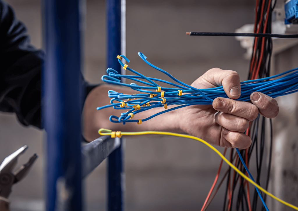 Veja como um cabeamento residencial bem estruturado garante eficiência no consumo de energia e durabilidade dos equipamentos conectados.