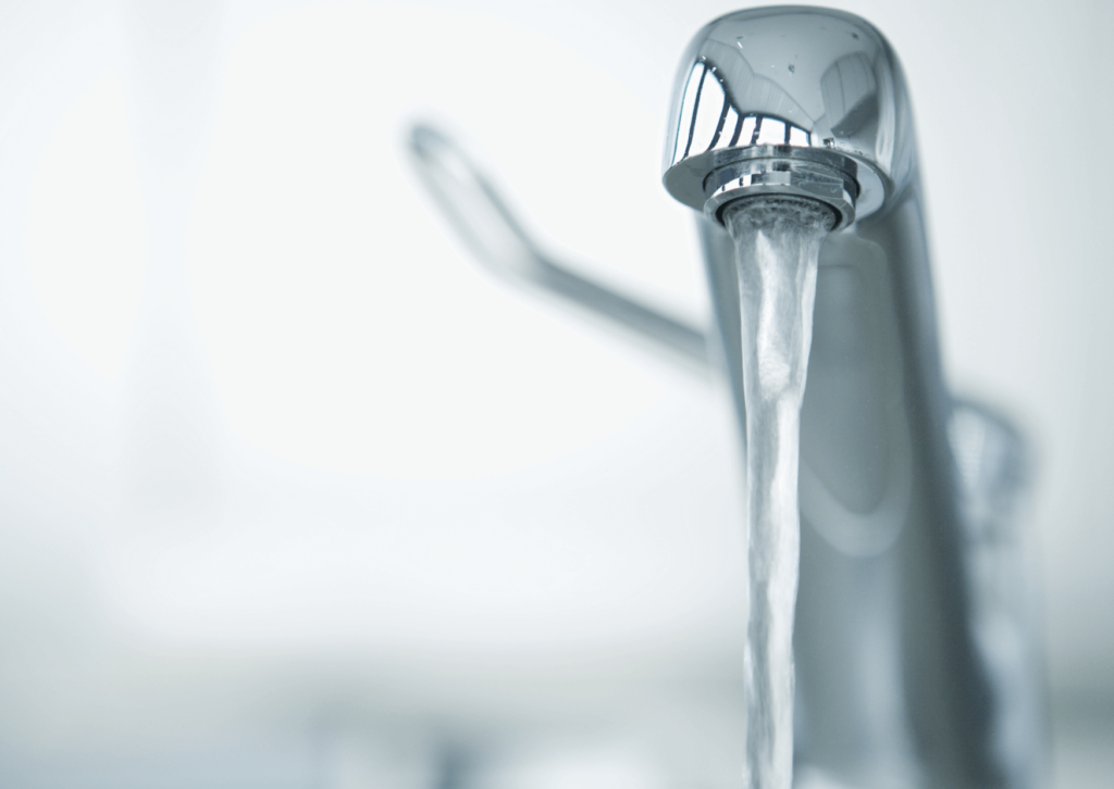 Veja aqui como instalar torneira permite resolver vazamentos simples, substituir modelos antigos até atualizar o design da cozinha.