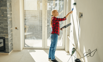 A pintura interna de casas é uma das decisões mais impactantes em qualquer reforma ou construção, porque influencia a percepção de espaço.
