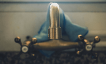 Como limpar caixa de gordura da pia da cozinha passo a passo